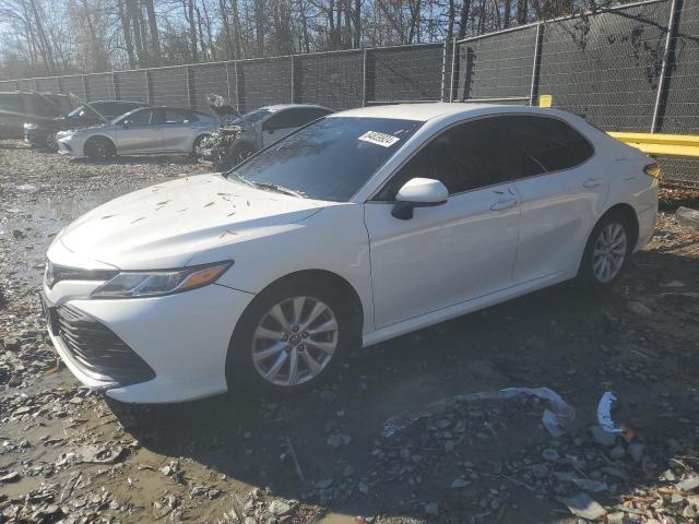 TOYOTA CAMRY L 2018 white  gas 4T1B11HK8JU096760 photo #1