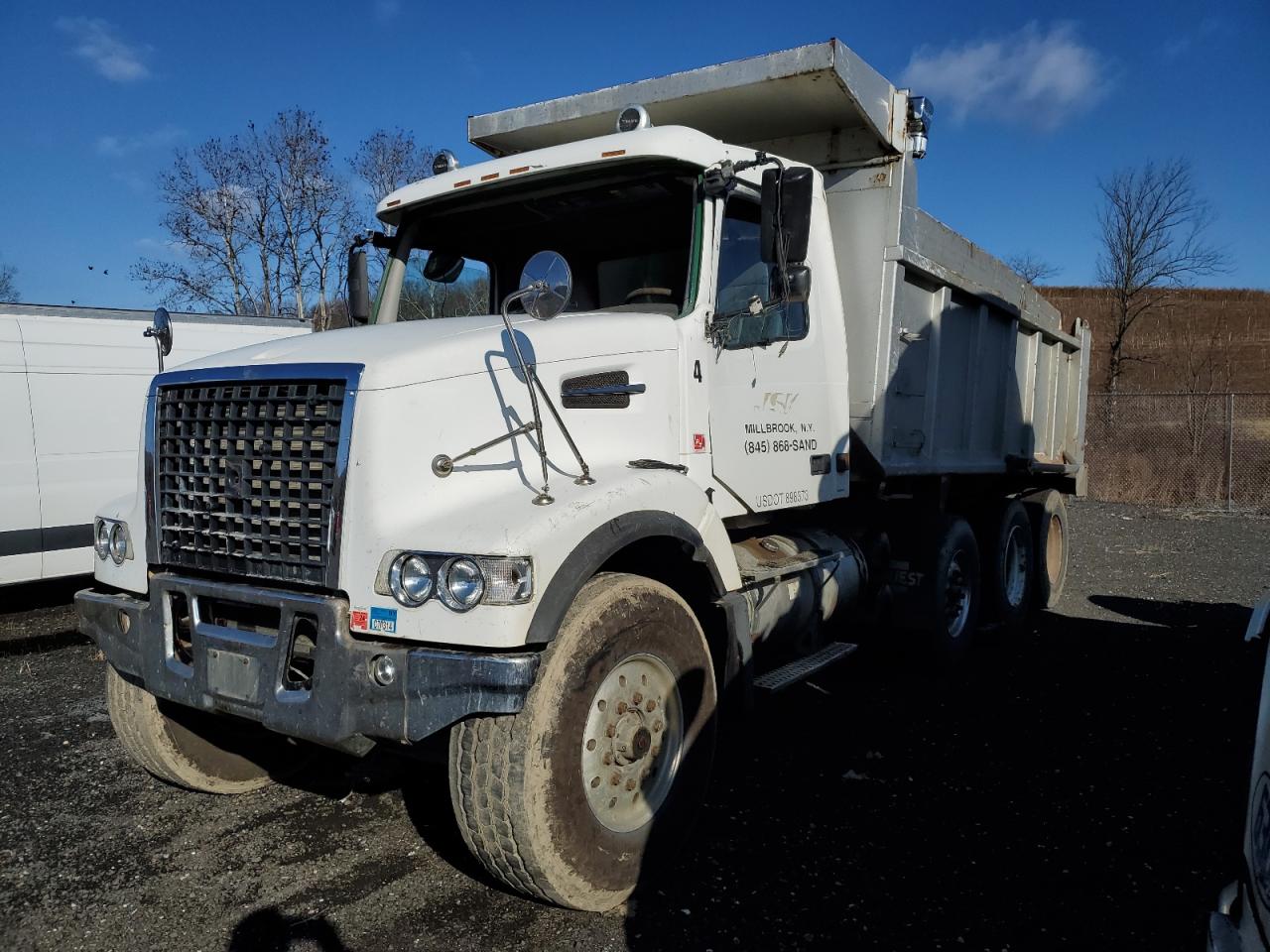 Lot #3056282383 2005 VOLVO VHD