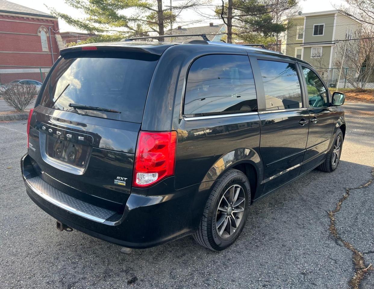 Lot #3024183881 2017 DODGE GRAND CARA