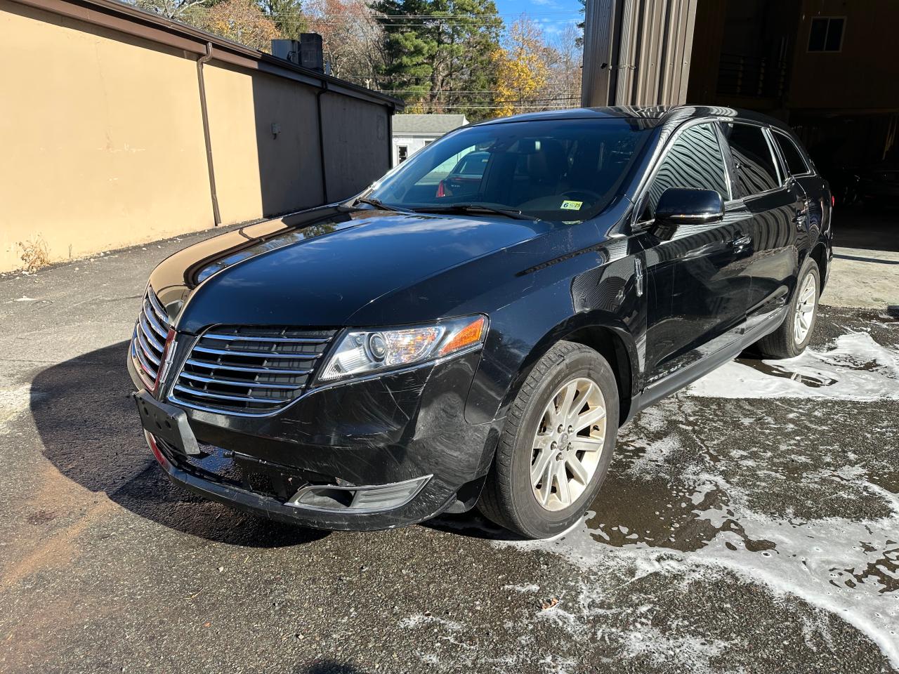 Lot #3040718794 2018 LINCOLN MKT