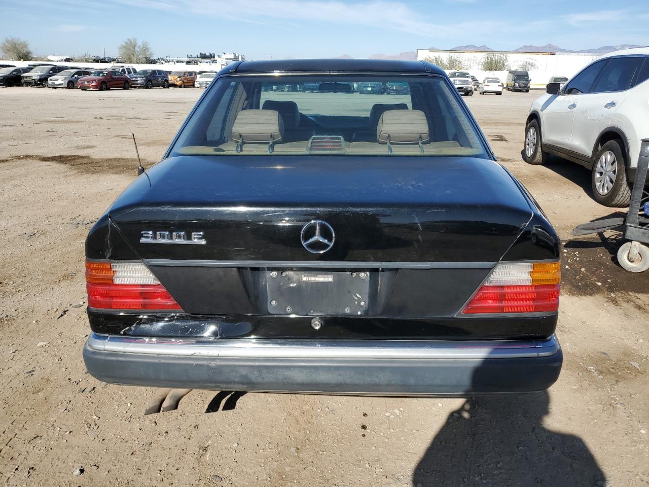 Lot #3037833280 1992 MERCEDES-BENZ 300 E 2.6