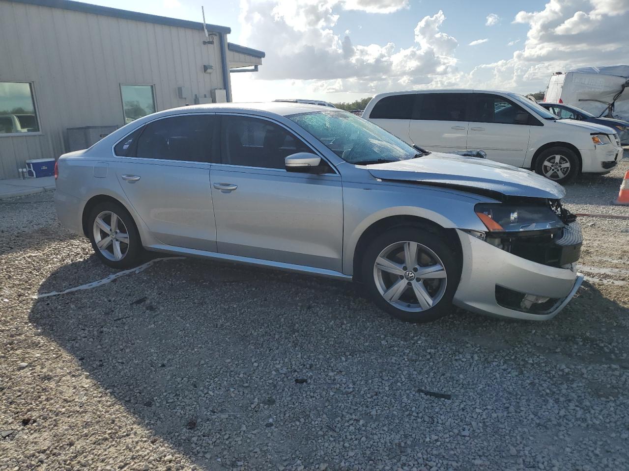 Lot #3029727716 2013 VOLKSWAGEN PASSAT SE