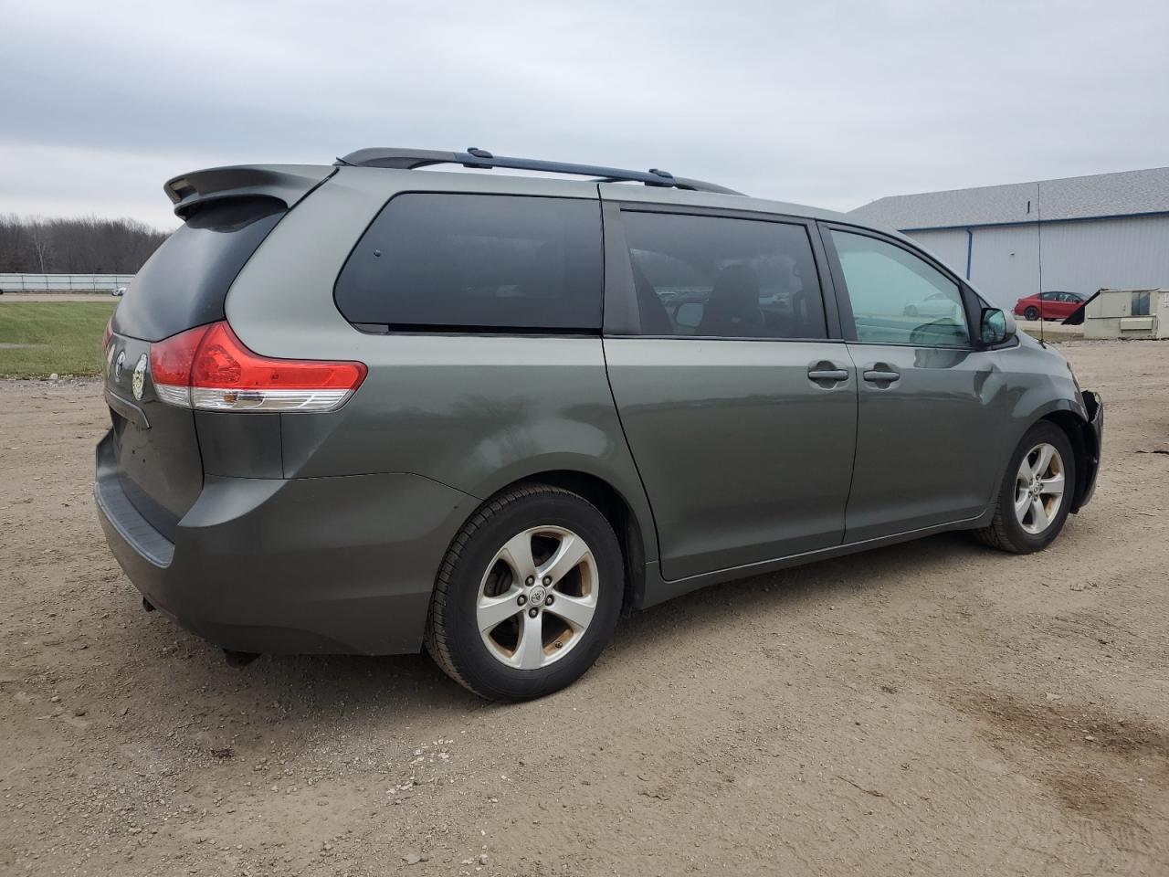 Lot #3027086831 2011 TOYOTA SIENNA LE