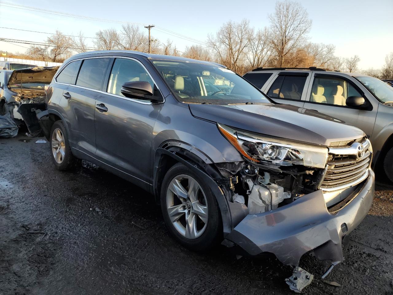 Lot #3033011005 2016 TOYOTA HIGHLANDER