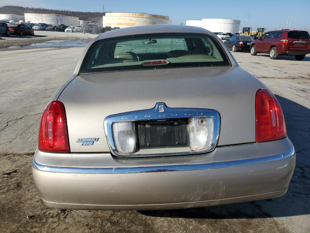 Lot #3030626100 2000 LINCOLN TOWN CAR E