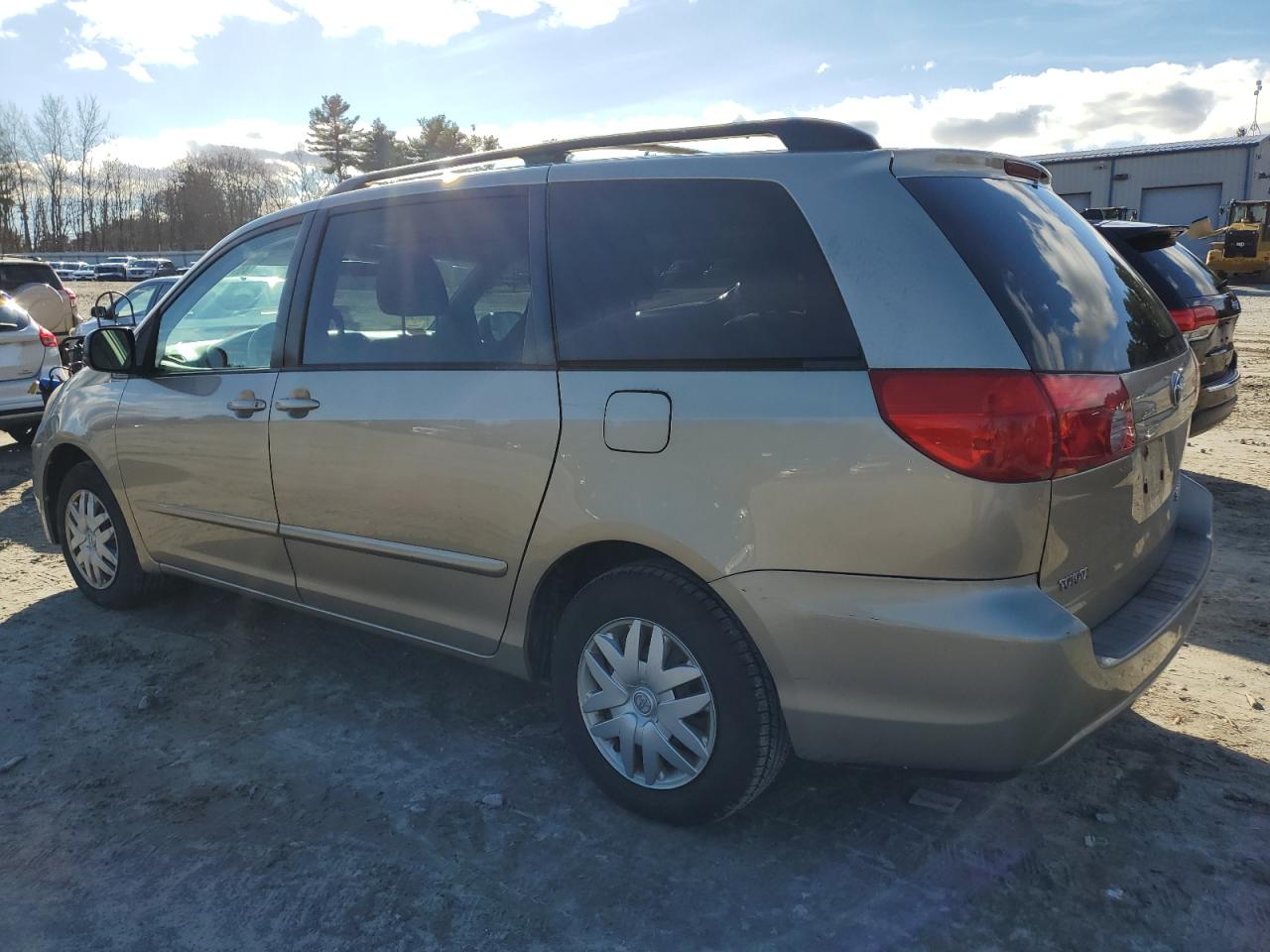 Lot #3029350696 2009 TOYOTA SIENNA CE