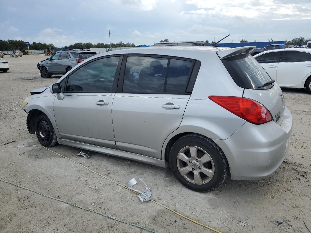 Lot #3033391932 2009 NISSAN VERSA S