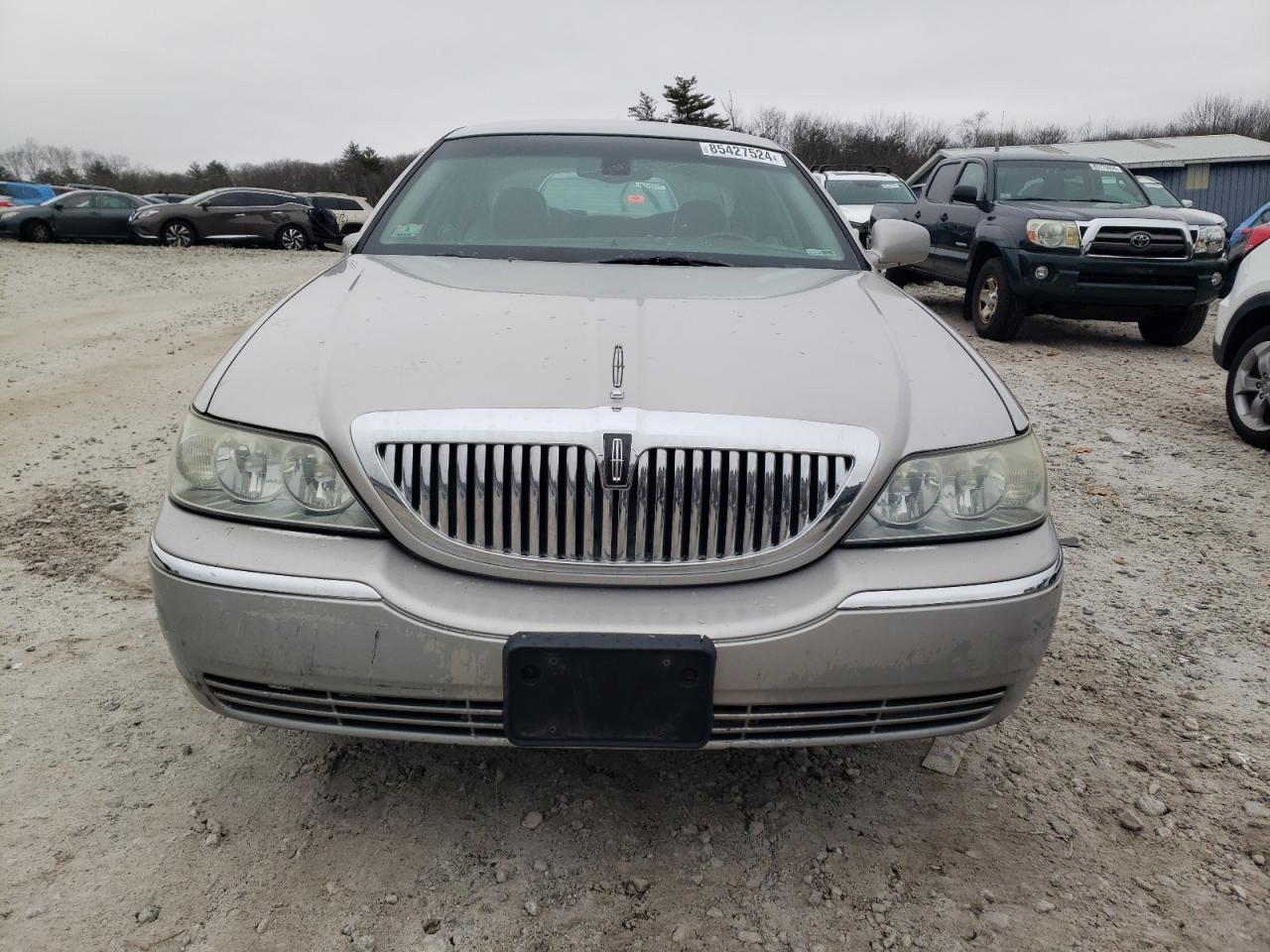 Lot #3041867446 2003 LINCOLN TOWN CAR S