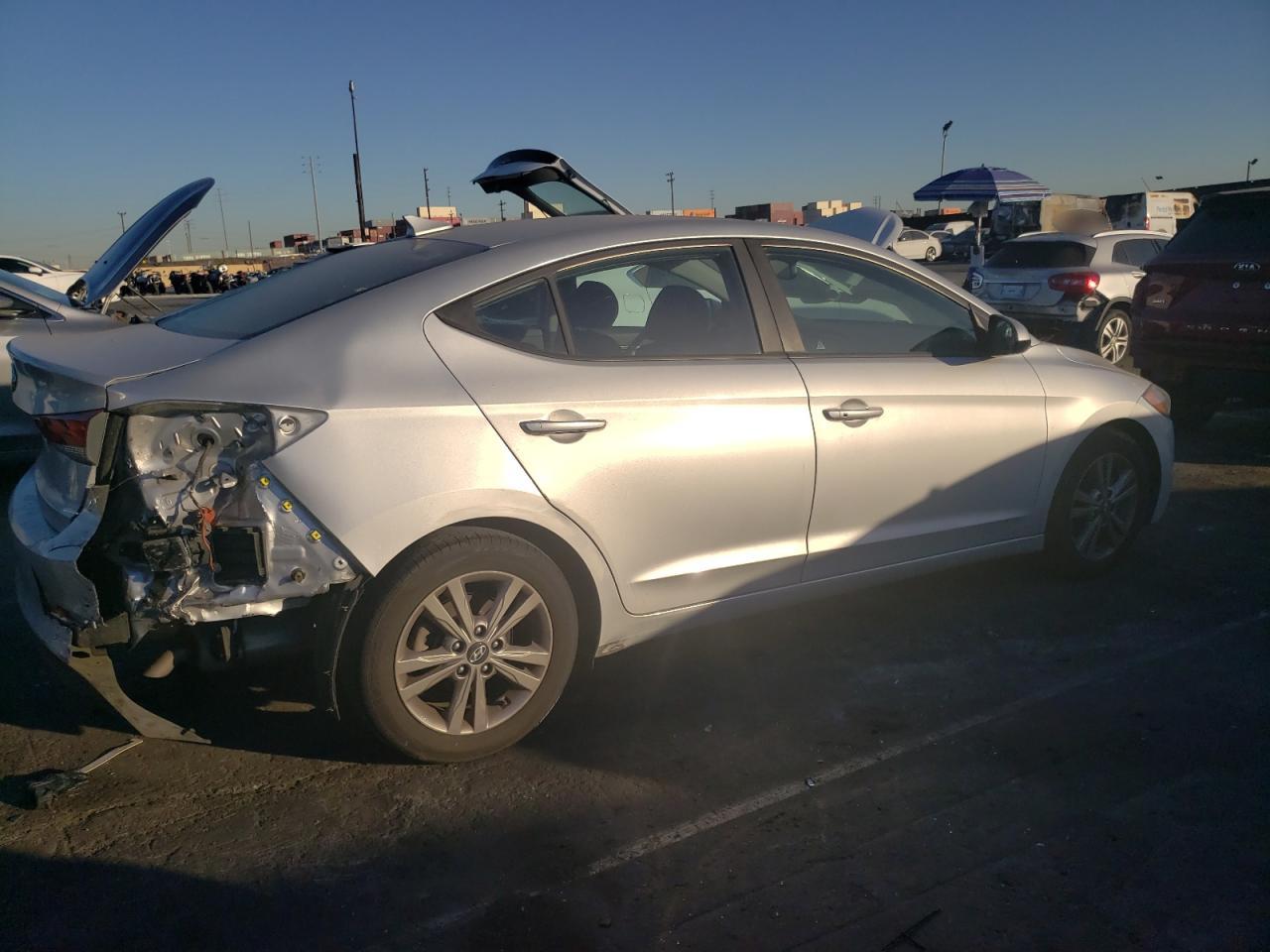 Lot #3029702096 2018 HYUNDAI ELANTRA SE