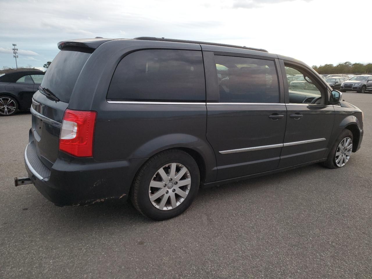 Lot #3029351775 2011 CHRYSLER TOWN & COU