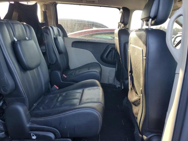 2015 CHRYSLER TOWN & COU - 2C4RC1BG2FR629188