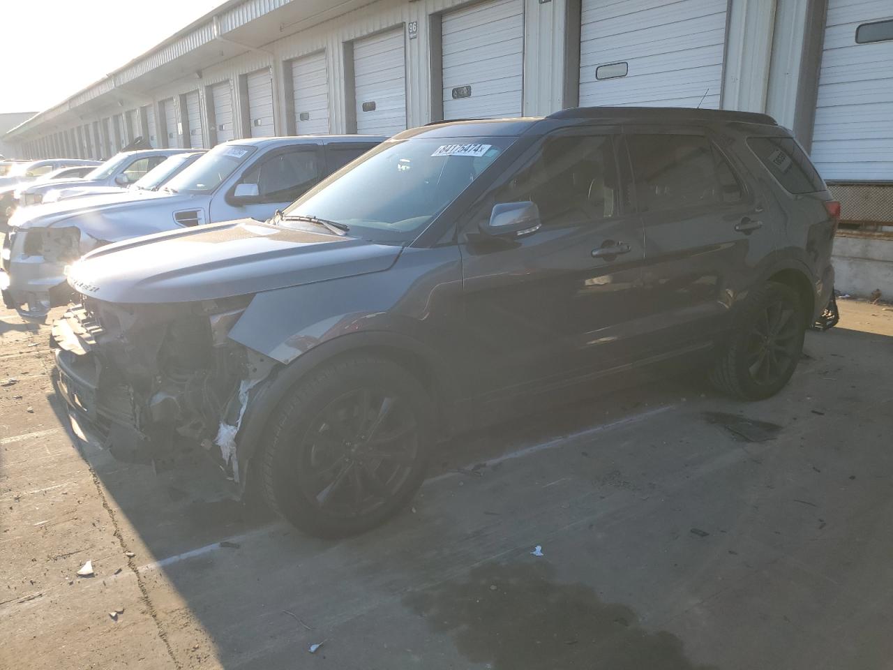  Salvage Ford Explorer