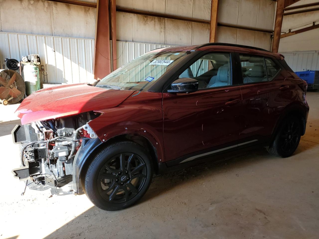  Salvage Nissan Kicks