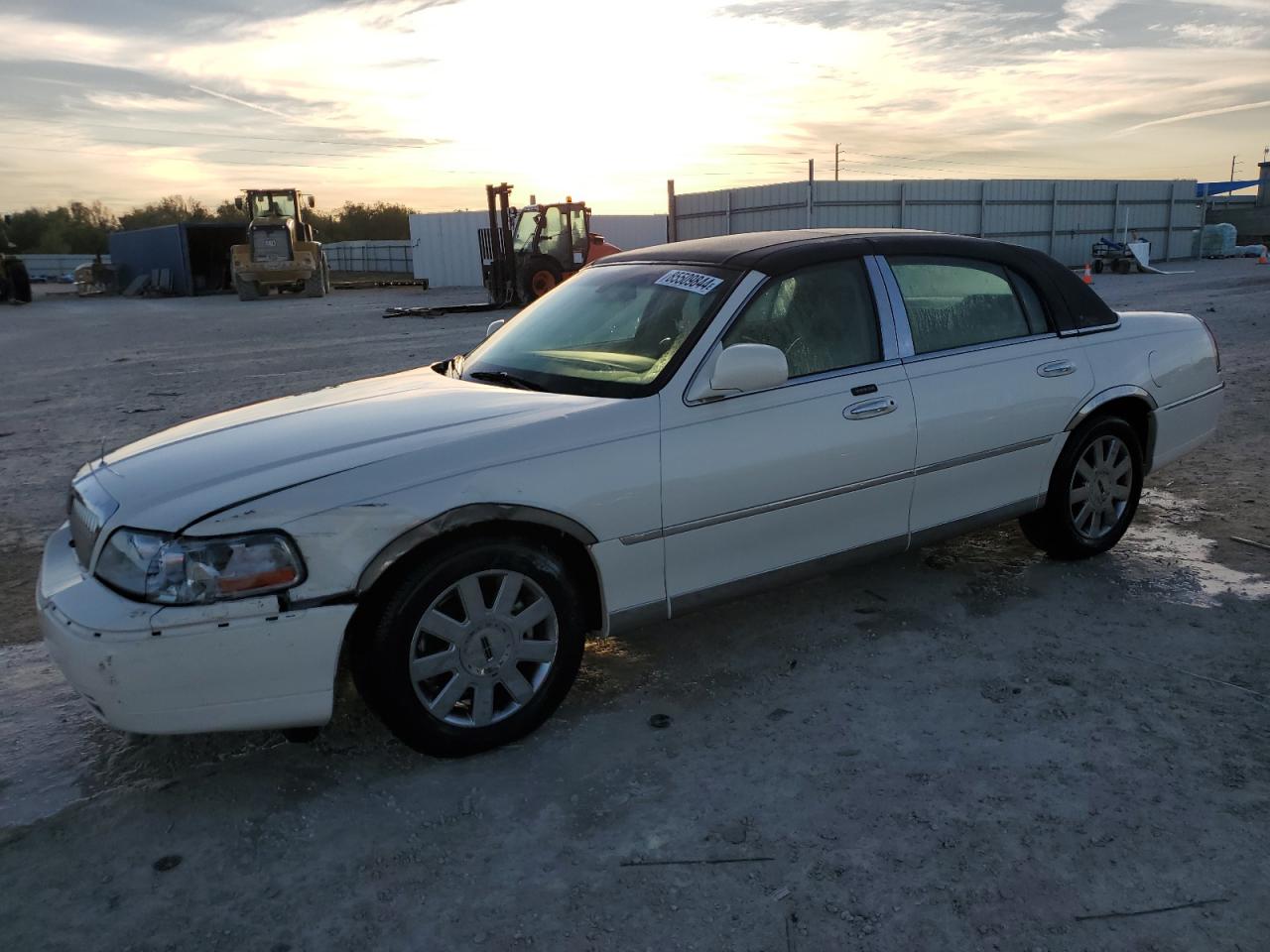 Lot #3045938264 2007 LINCOLN TOWN CAR D