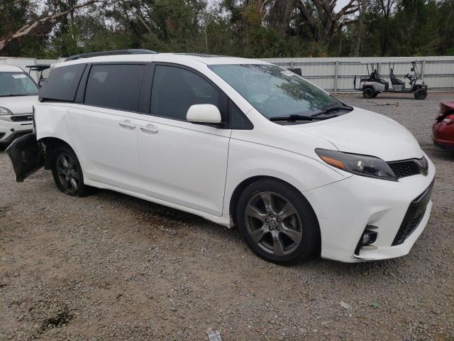 2018 TOYOTA SIENNA SE 5TDXZ3DC9JS938524