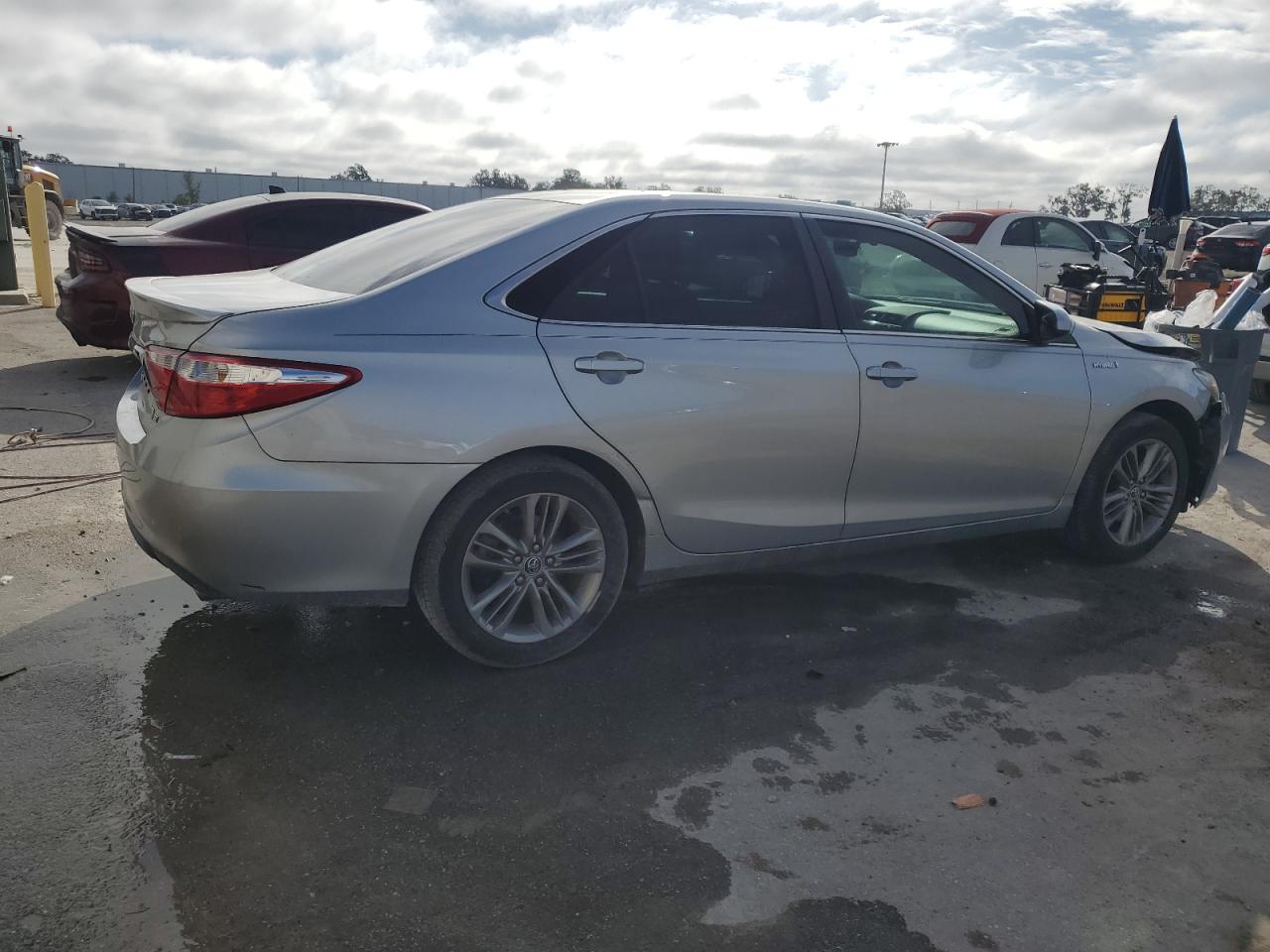 Lot #3045898645 2016 TOYOTA CAMRY HYBR