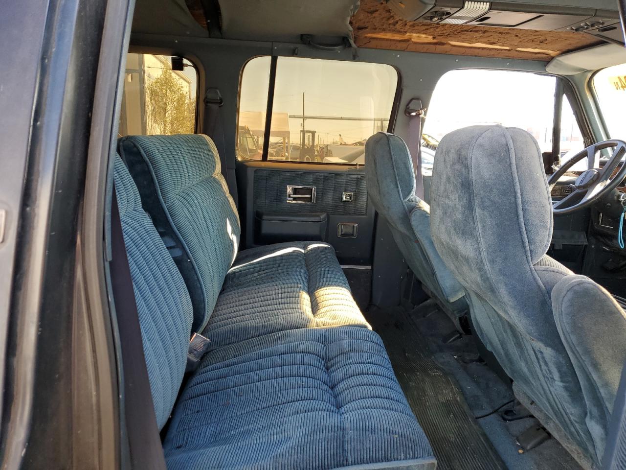 Lot #3037062743 1991 CHEVROLET SUBURBAN R