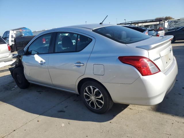 VIN 3N1CN7AP7JL808565 2018 NISSAN VERSA no.2