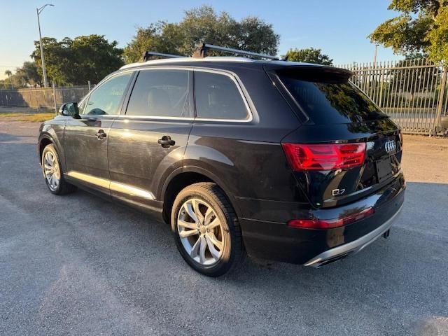 AUDI Q7 PREMIUM 2018 black  gas WA1AHAF74JD013037 photo #3