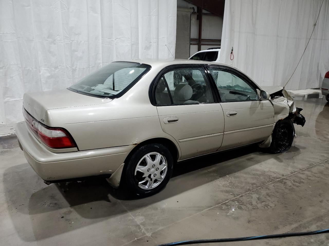 Lot #3045581686 1997 TOYOTA COROLLA DX