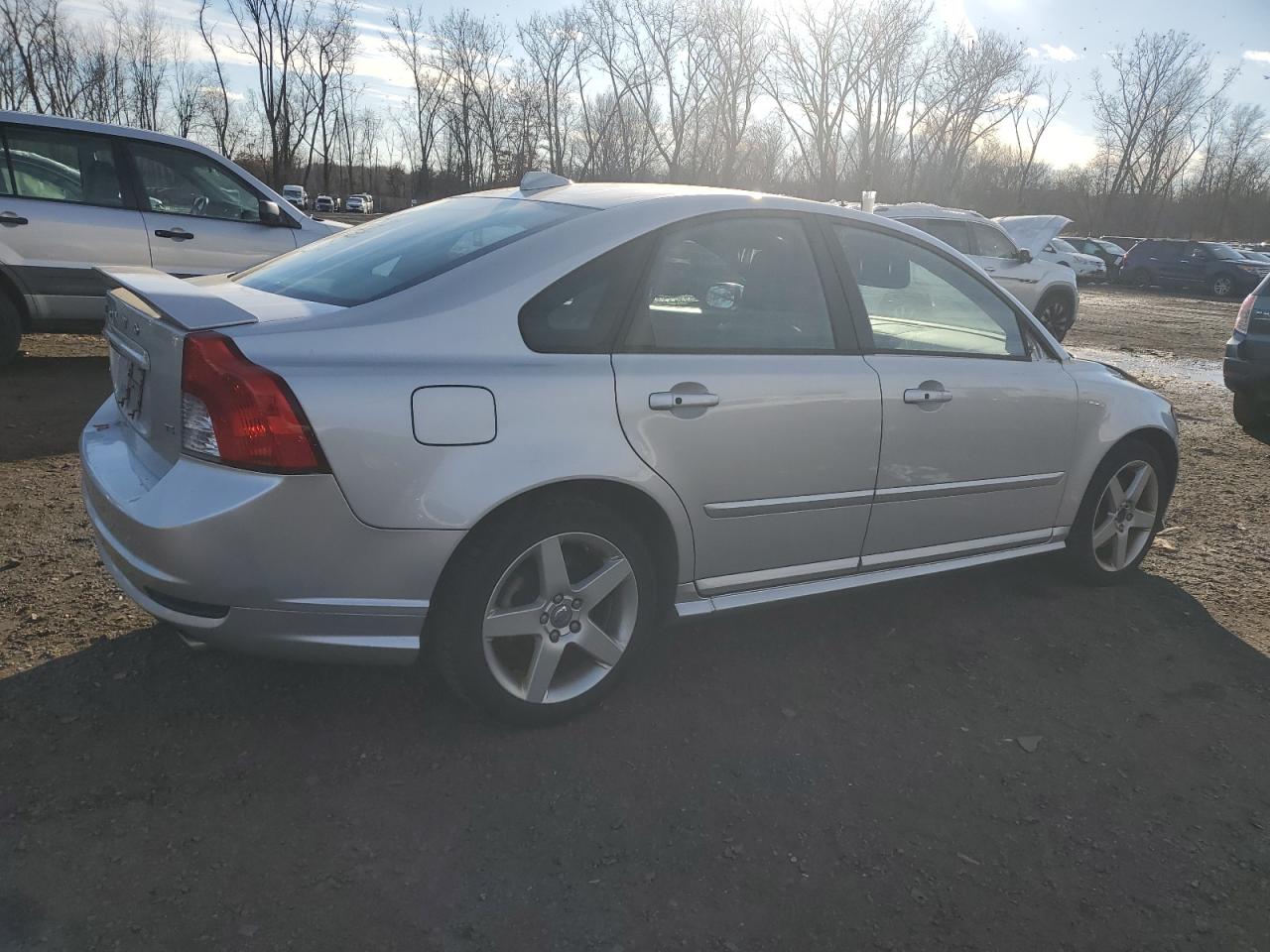 Lot #3033010051 2009 VOLVO S40 T5