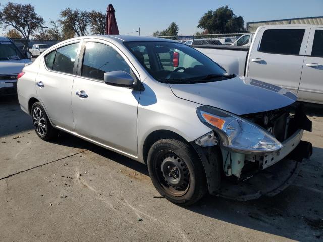 VIN 3N1CN7AP7JL808565 2018 NISSAN VERSA no.4