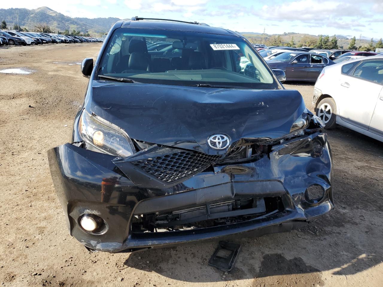 Lot #3040916442 2015 TOYOTA SIENNA SPO