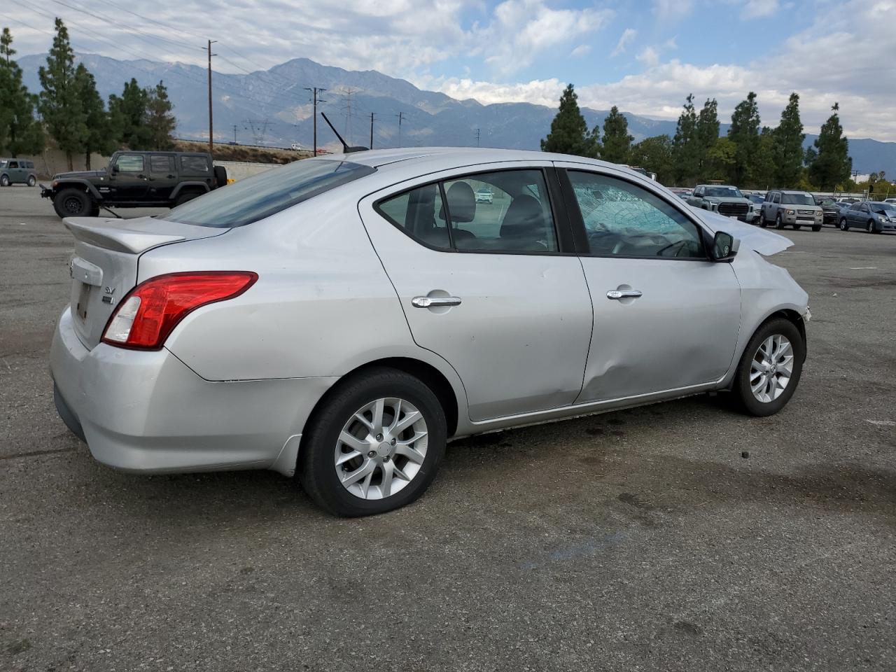 Lot #3034349077 2018 NISSAN VERSA S