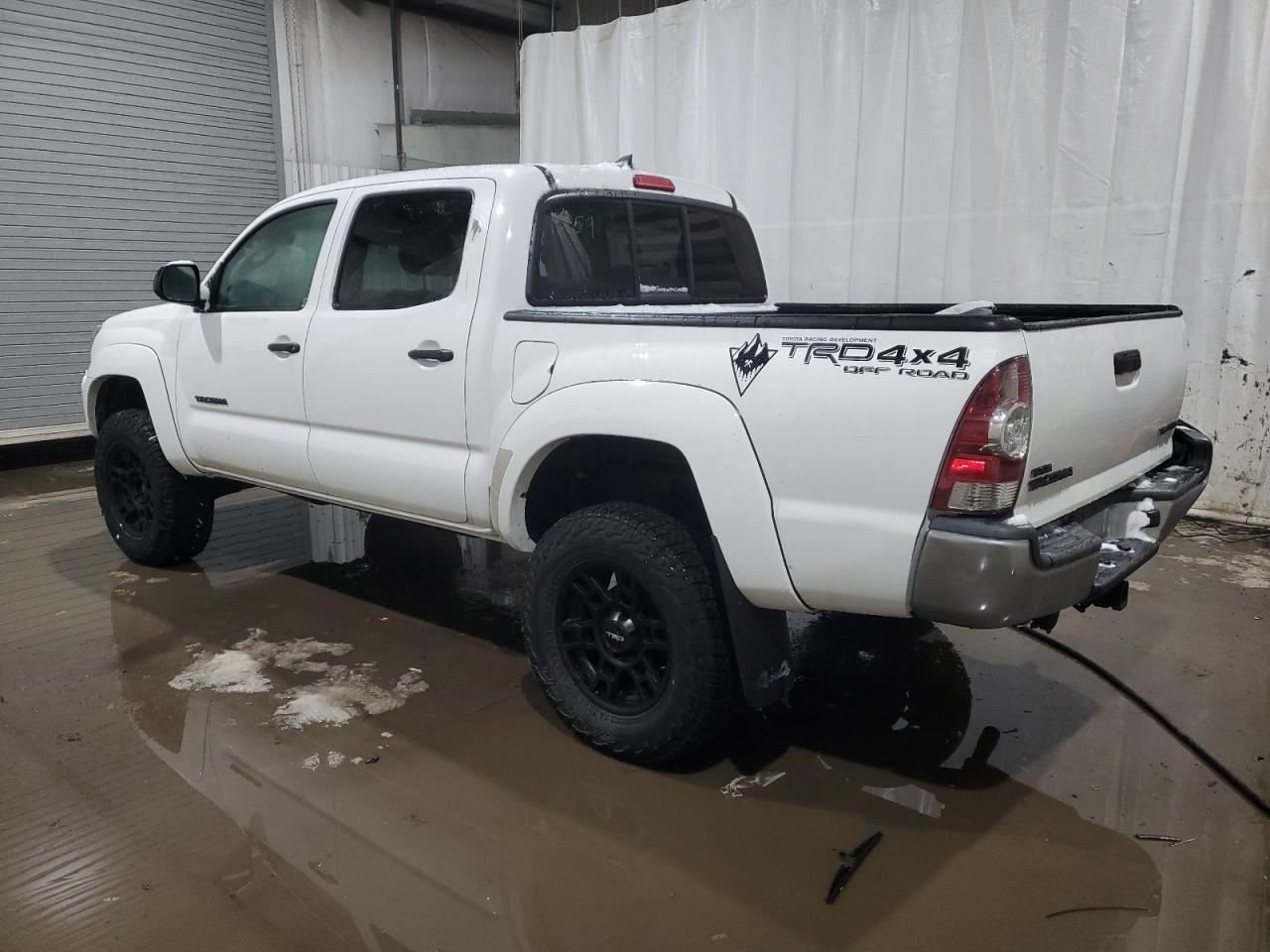 Lot #3033012042 2015 TOYOTA TACOMA DOU