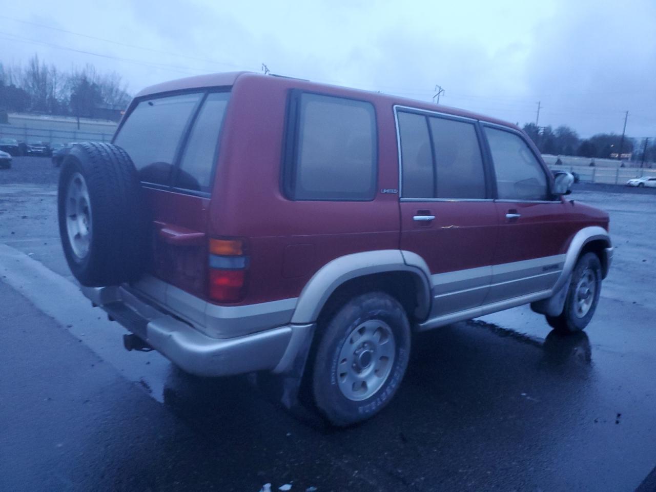 Lot #3041748412 1995 ISUZU TROOPER LS