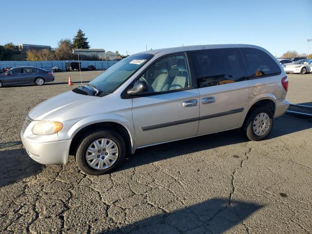 2005 CHRYSLER TOWN & COU #3024558627