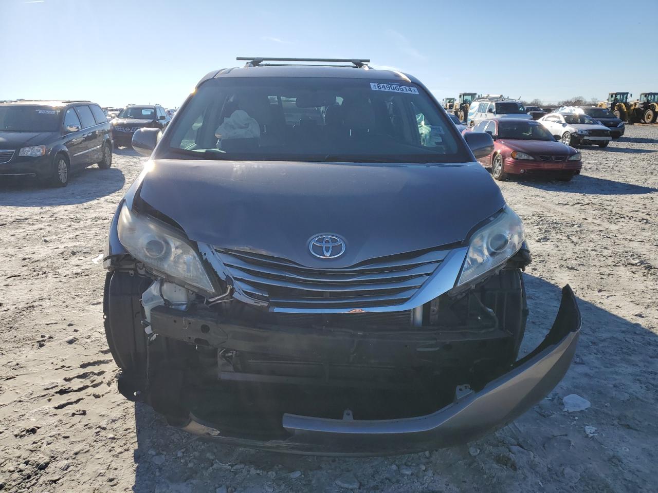 Lot #3033316827 2017 TOYOTA SIENNA XLE