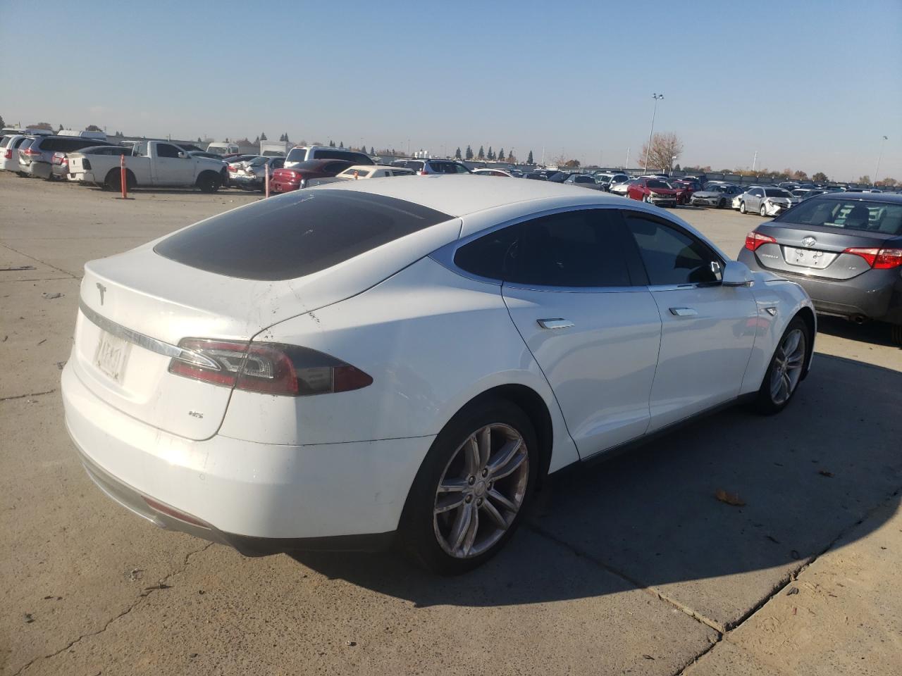 Lot #3022733343 2014 TESLA MODEL S