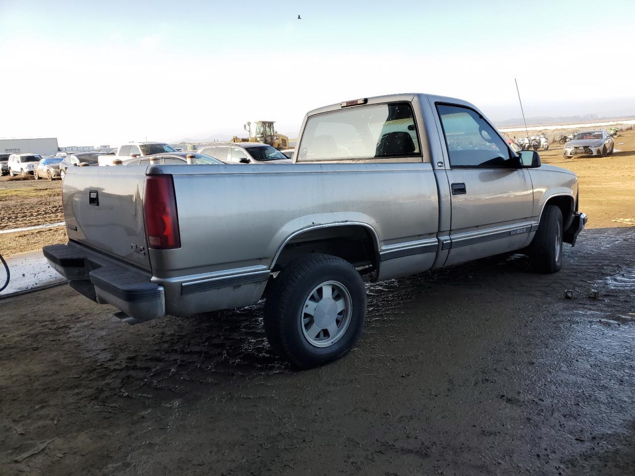 Lot #3033143012 1998 GMC SIERRA C15