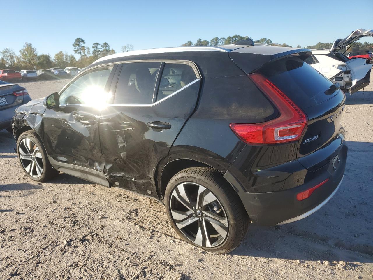 Lot #3028479966 2024 VOLVO XC40 ULTIM