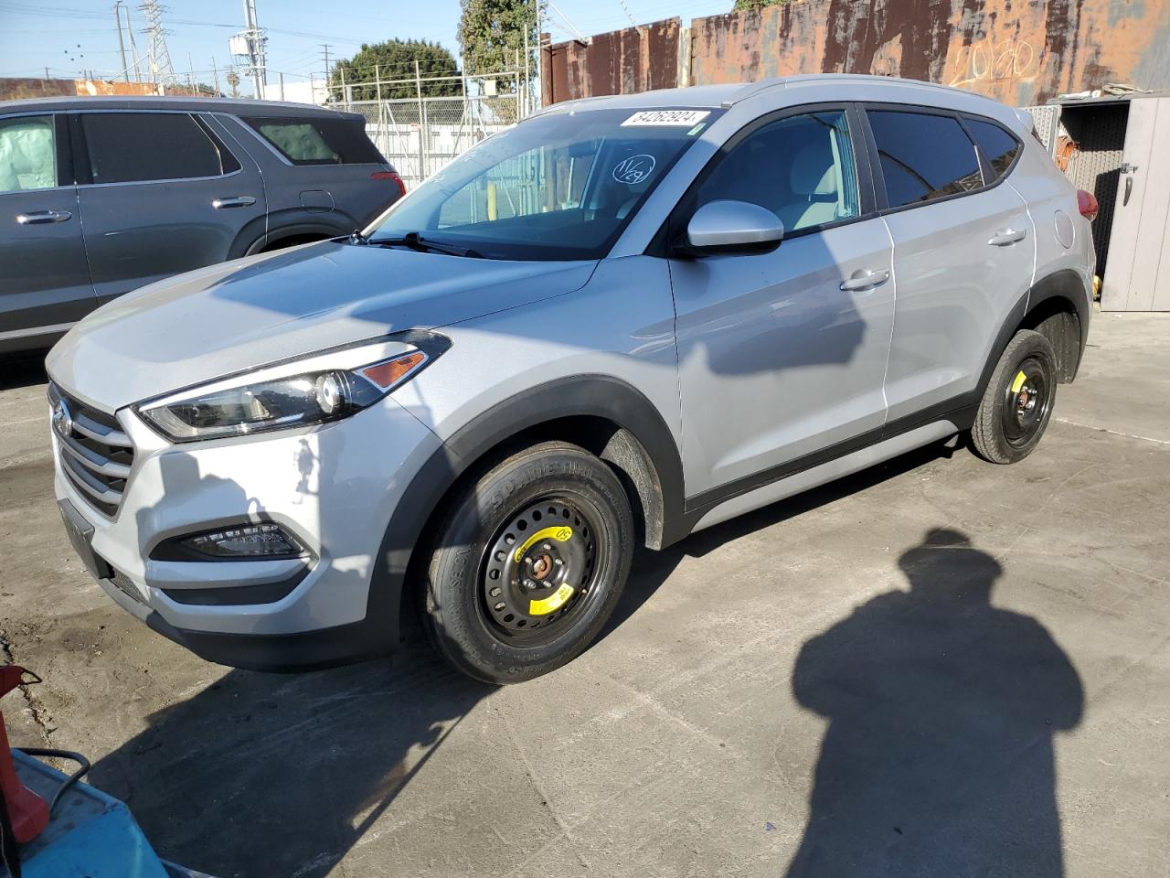  Salvage Hyundai TUCSON