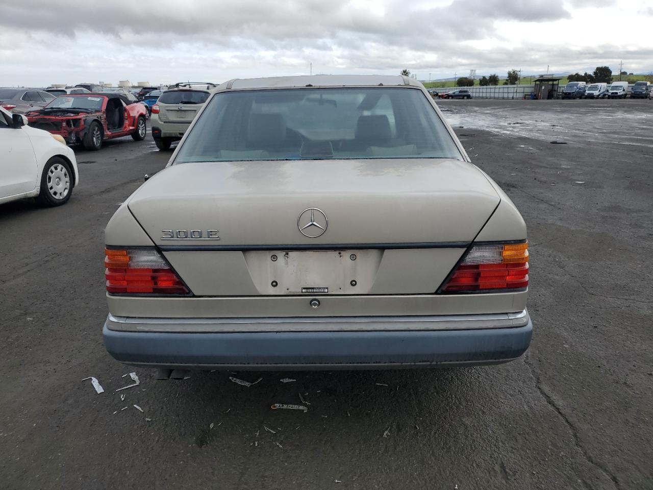 Lot #3036994748 1991 MERCEDES-BENZ 300 E