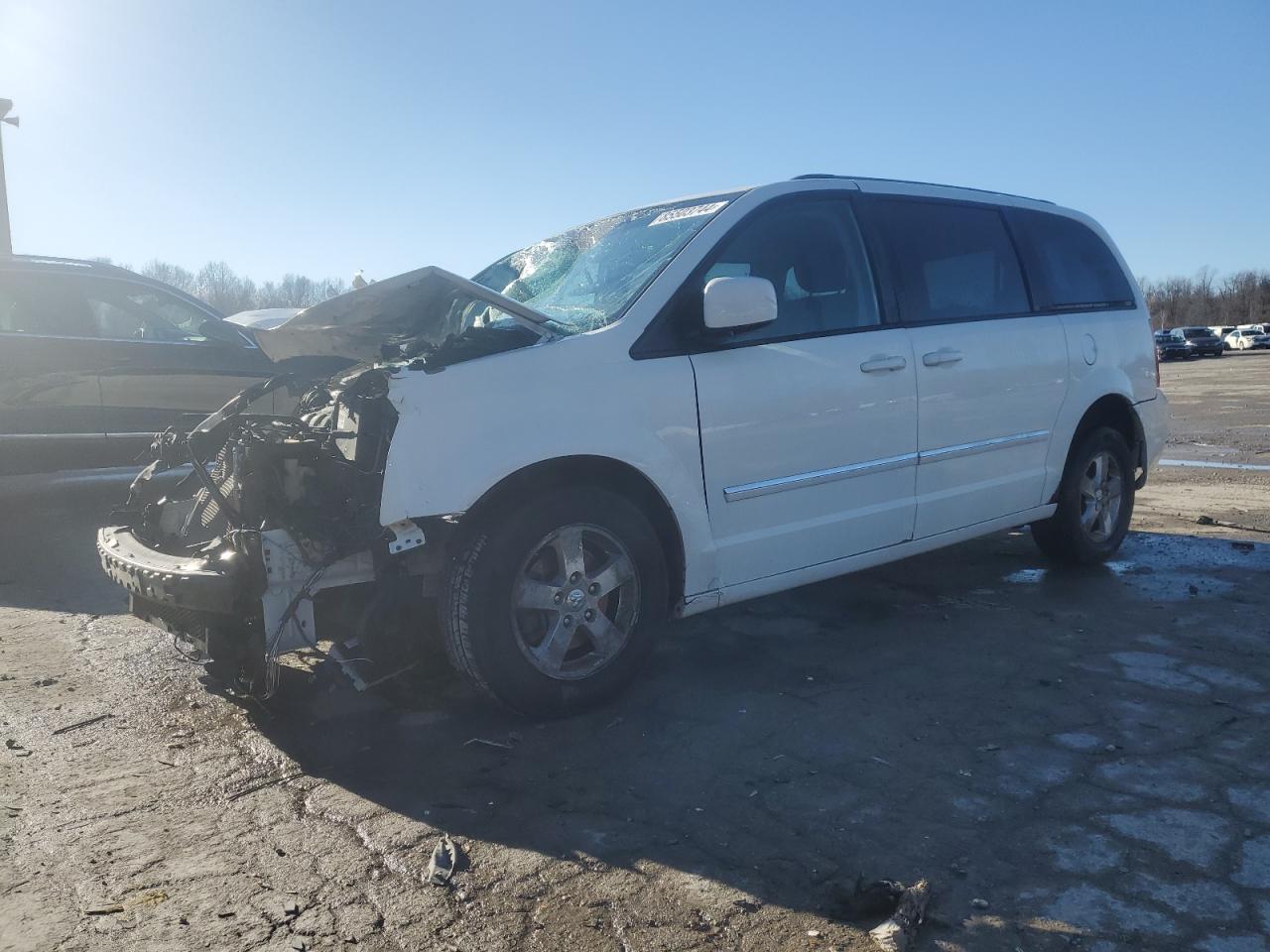  Salvage Dodge Caravan