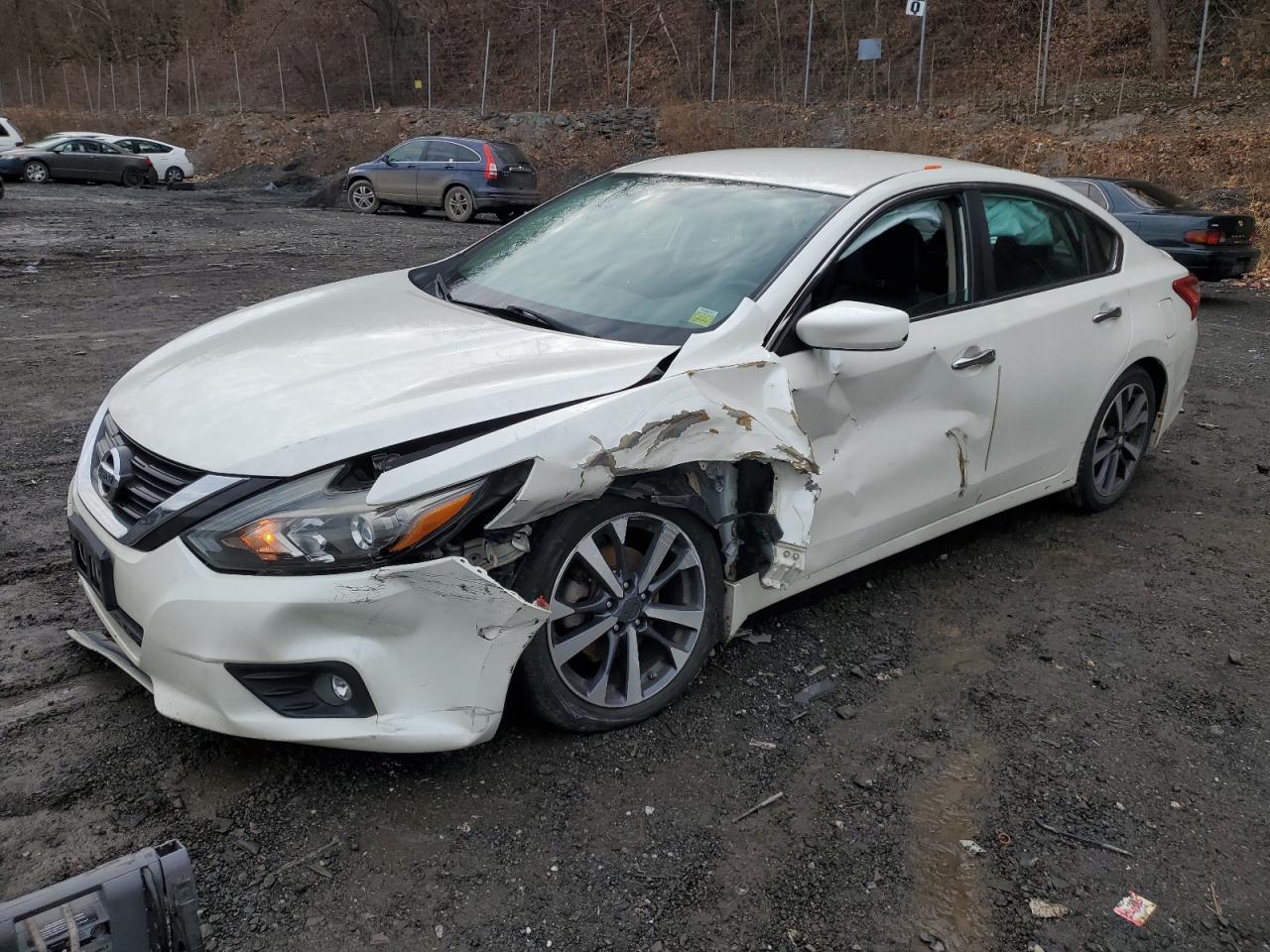  Salvage Nissan Altima