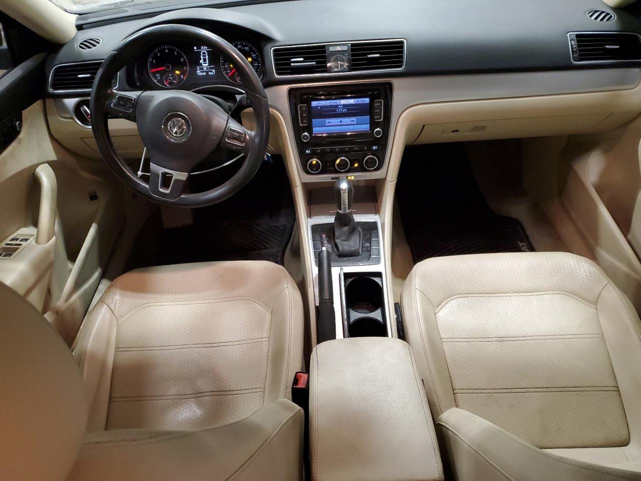VOLKSWAGEN PASSAT SE