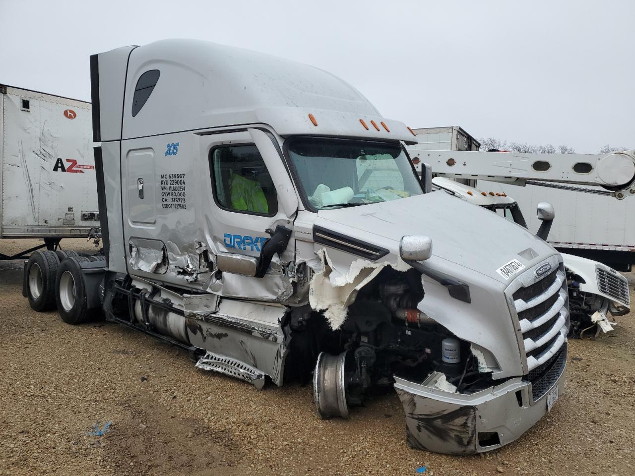  Salvage Freightliner Cascadia 1