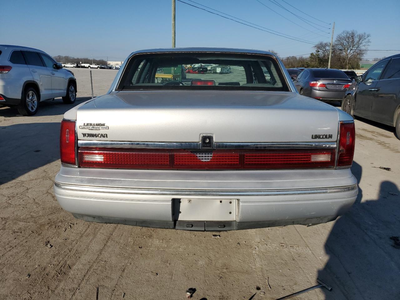 Lot #3045829641 1993 LINCOLN TOWN CAR E