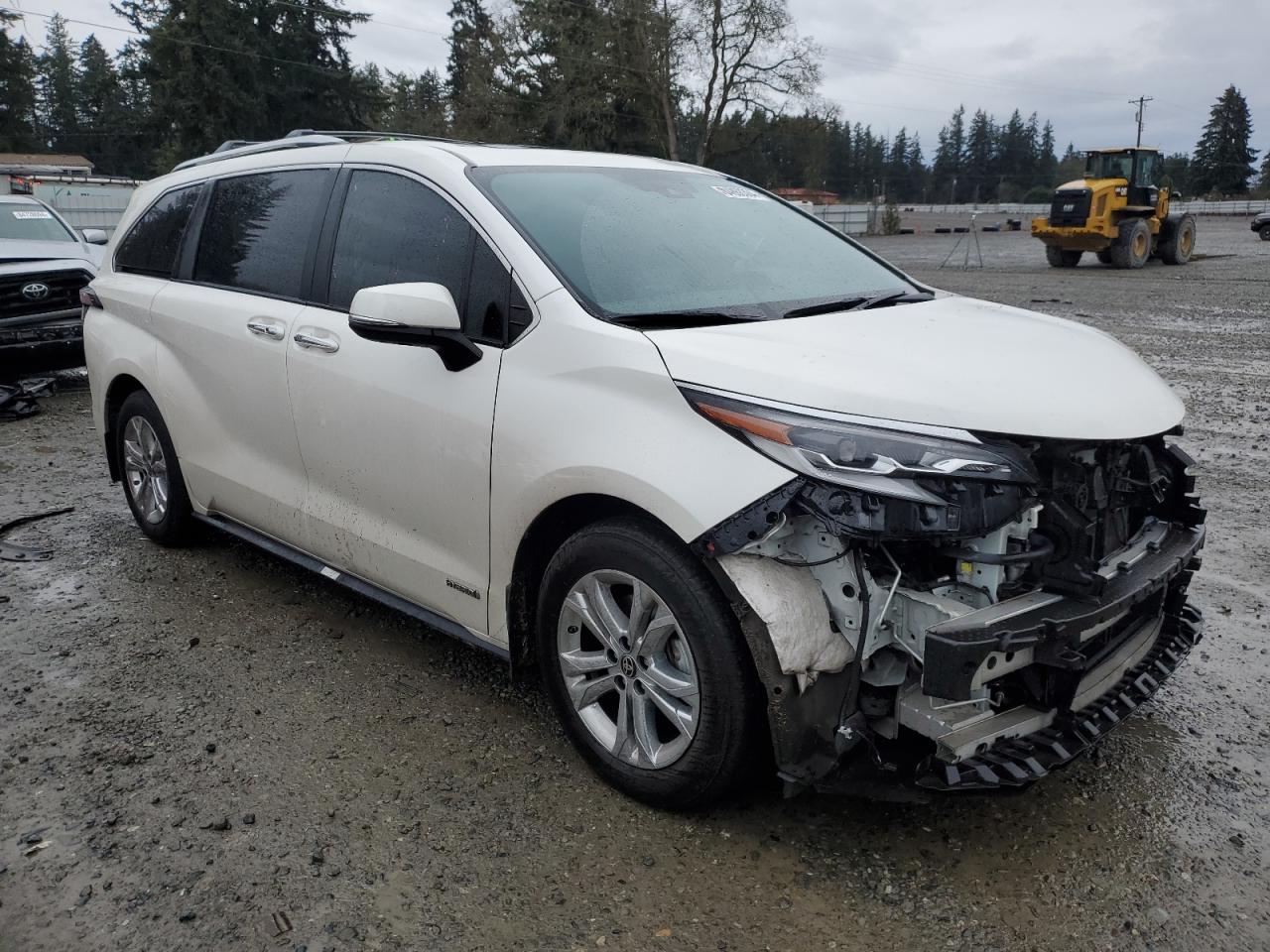 Lot #3046026308 2021 TOYOTA SIENNA LIM