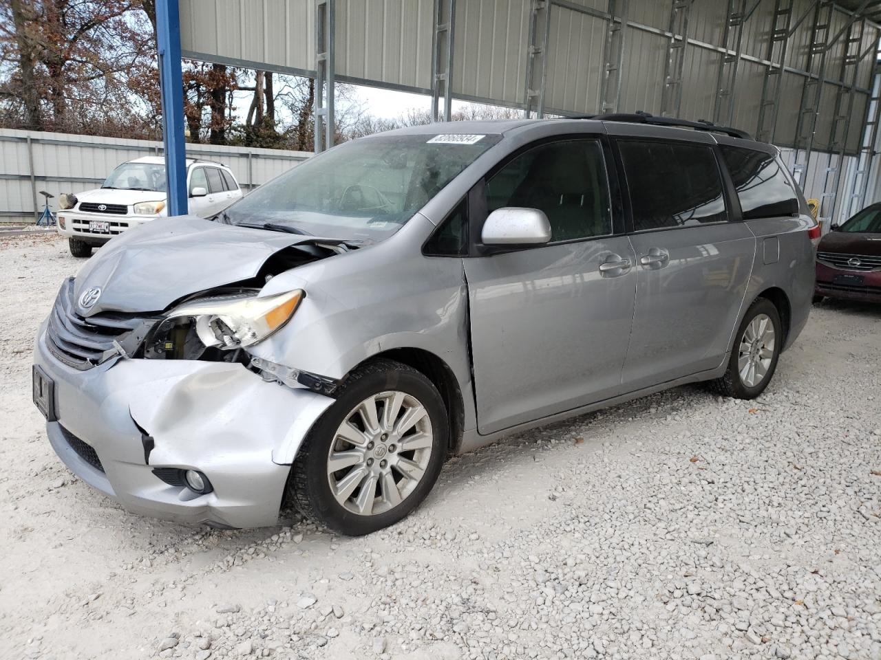  Salvage Toyota Sienna