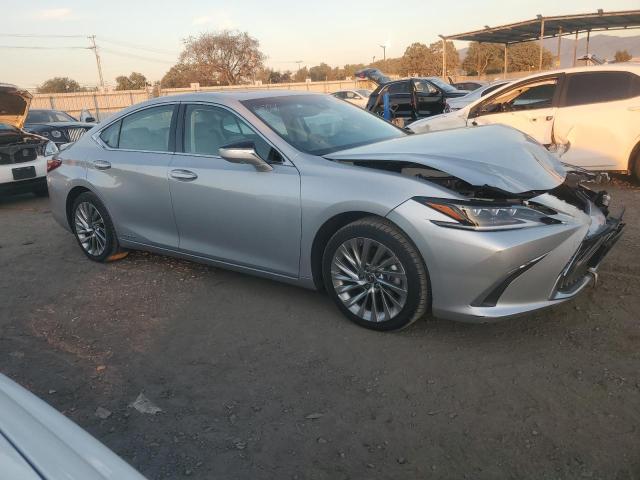 VIN 58AE21B1XLU012217 2020 LEXUS ES300 no.4