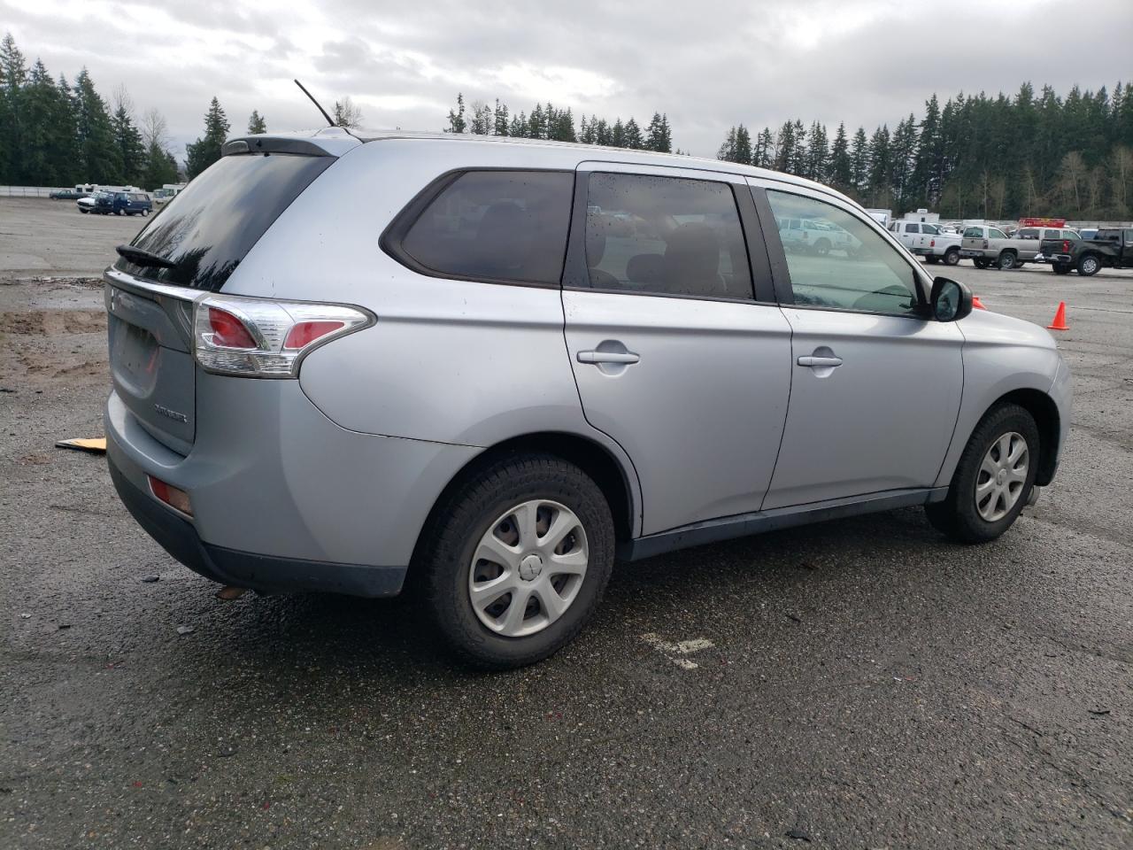 Lot #3048289723 2014 MITSUBISHI OUTLANDER