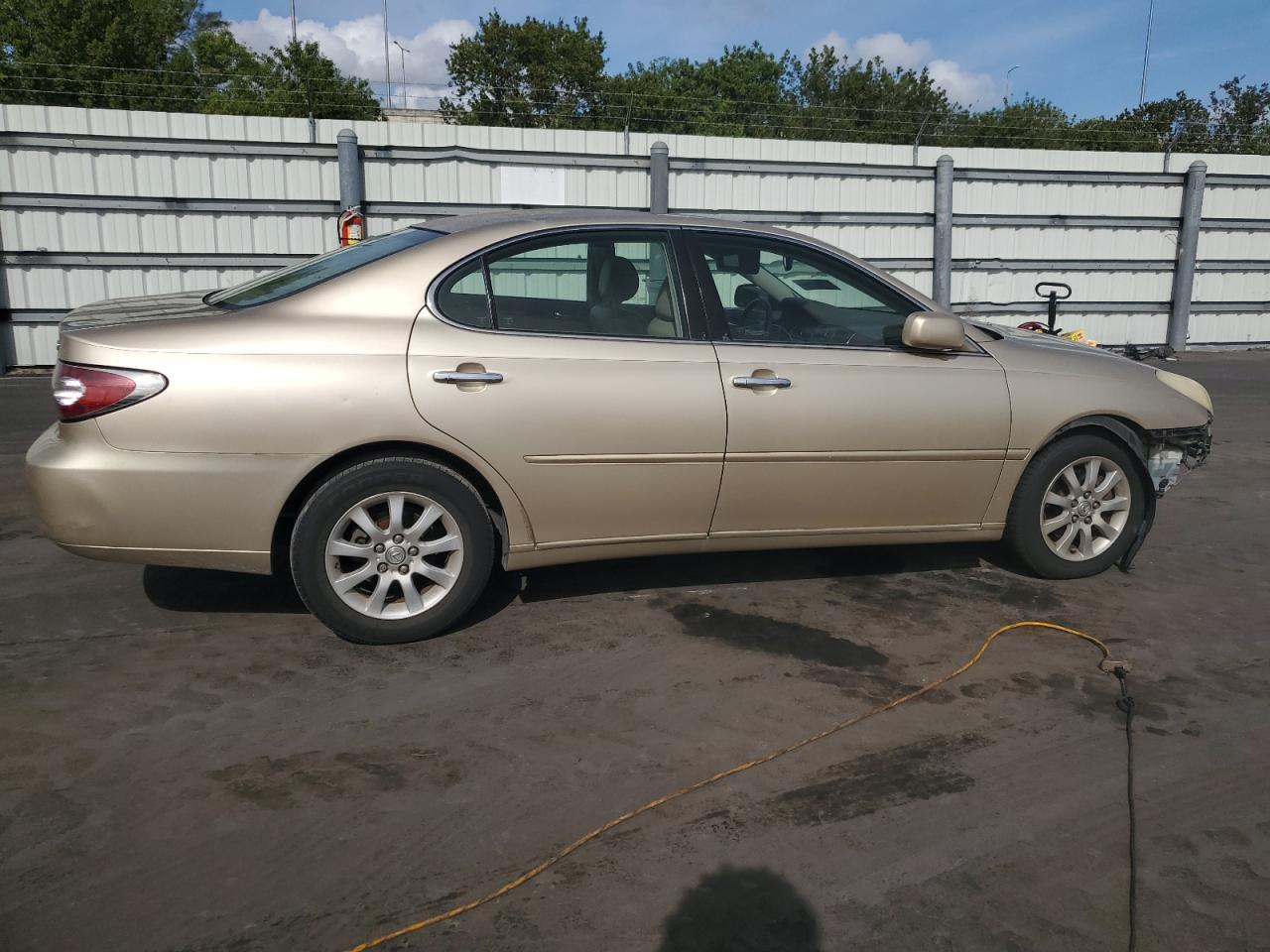 Lot #3038061207 2004 LEXUS ES 330