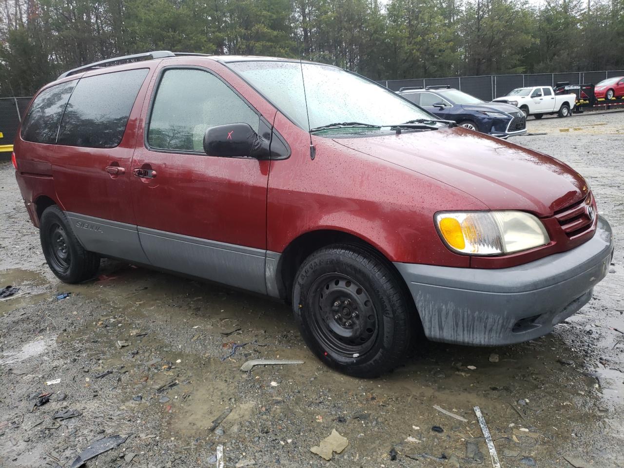 Lot #3027013791 2002 TOYOTA SIENNA CE