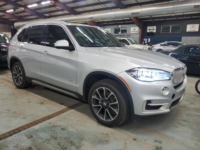 VIN 5UXKR0C55H0V49693 2017 BMW X5 no.4