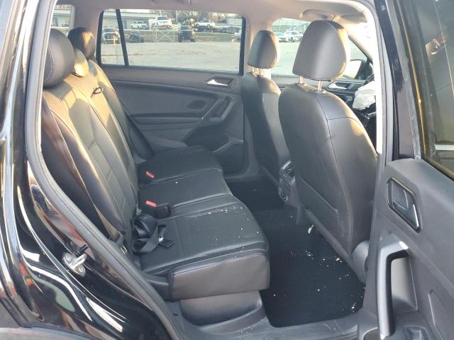 2018 VOLKSWAGEN TIGUAN SE - 3VV2B7AXXJM011434